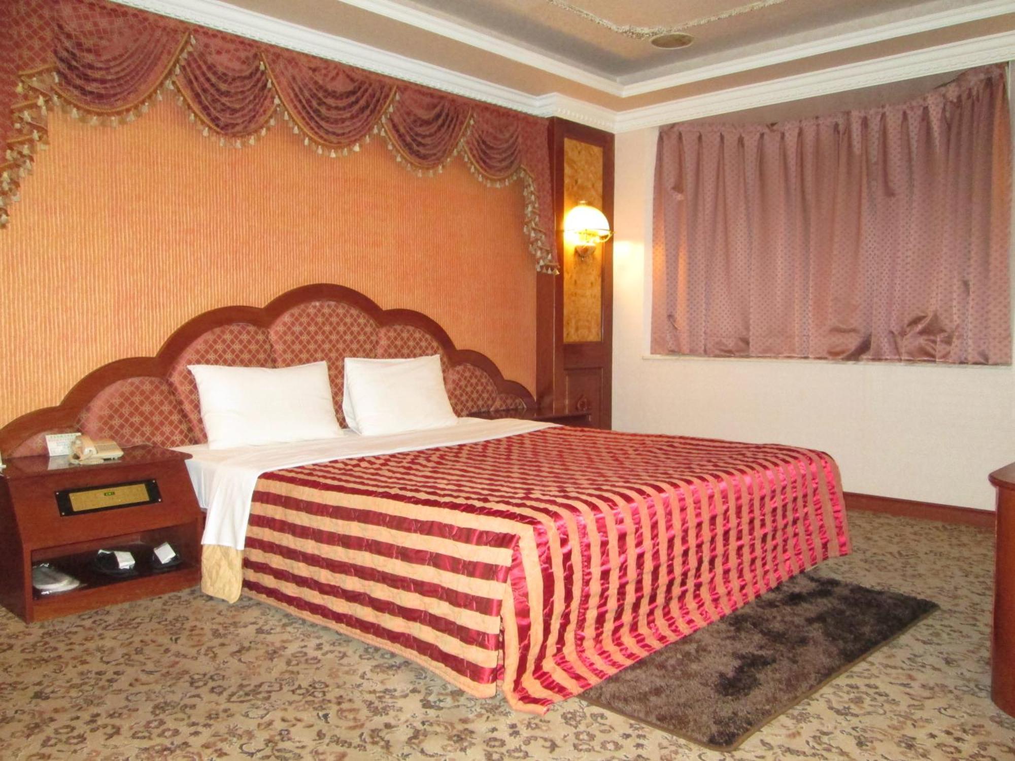 Huangjia Motel 타이난 외부 사진