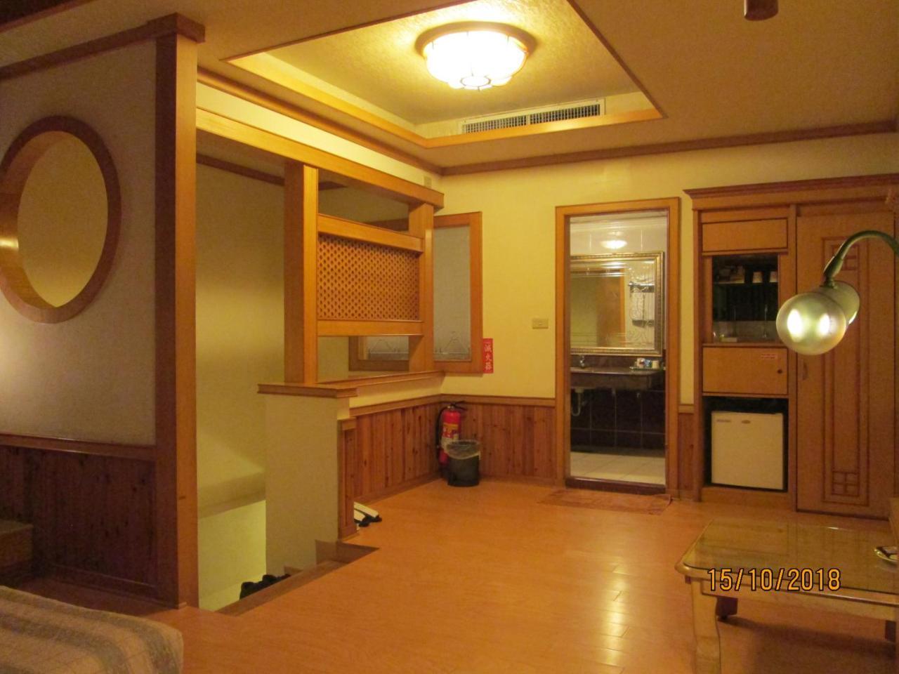 Huangjia Motel 타이난 외부 사진